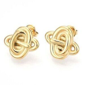 Vintage style stud earrings A596